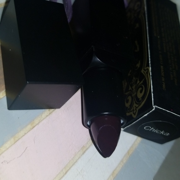 🌟CHIKA Medusa Makeup Lipstick NWT - Picture 8 of 8